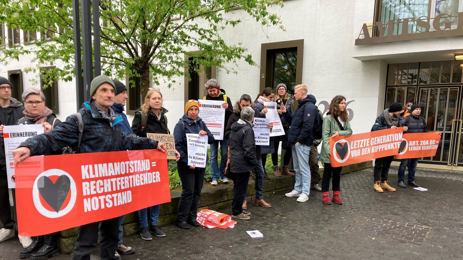 Protest vor dem Amtsgericht in Heilbronn.Foto: dpa/David Nau Protest vor dem Amtsgericht in Heilbronn.Foto: dpa/David Nau