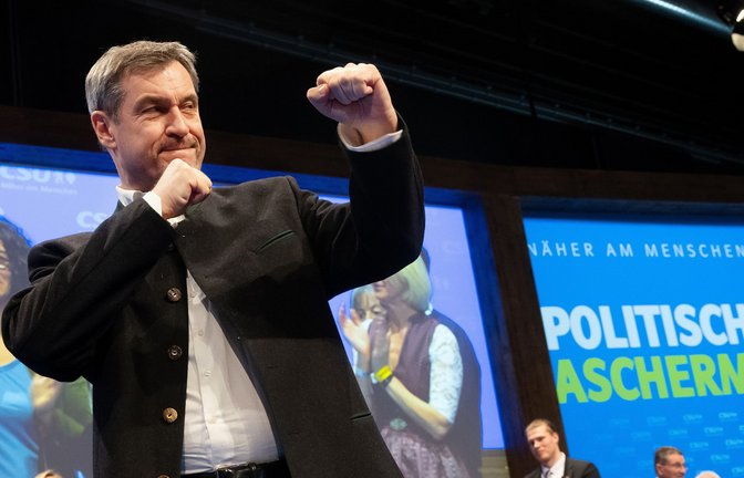 Nicht sparsam mit Gesten: CSU-Chef Markus Söder beim politischen Aschermittwoch in Passau.<span class='image-autor'>Foto: picture alliance/dpa/Sven Hoppe</span>