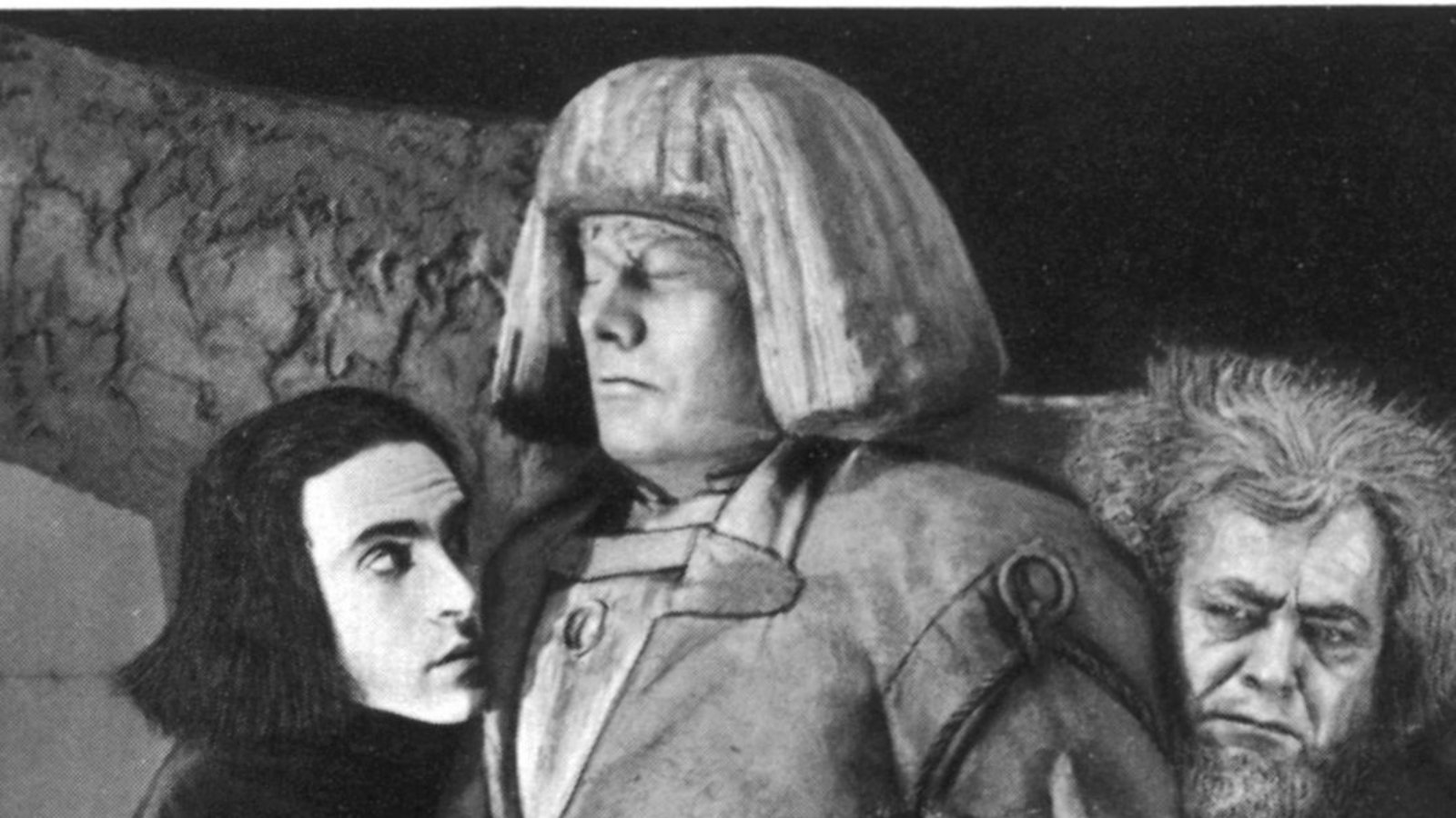 Golem: Seit dem frühen Mittelalter existiert in Mitteleuropa der Mythos des Golem, einer Figur aus der jüdischen Literatur und Mystik. Es handelt sich um ein von Weisen mittels Buchstabenmystik aus Lehm gebildetes stummes menschenähnliches Wesen, das gewaltige Größe und Kraft besitzt und Aufträge seines Schöpfers ausführt (Szene aus dem deutschen Spielfilm „Der Golem, wie er in die Welt kam“ aus dem Jahr 1920 von Regisseur Paul Wegener).Foto: Imago/Gemini Collection