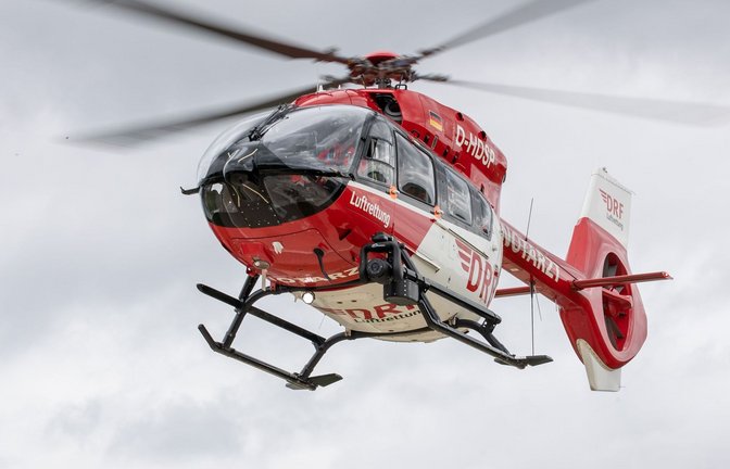 Ein Rettungshubschrauber war im Einsatz (Symbolbild).<span class='image-autor'>Foto: Daniel Karmann/dpa/Daniel Karmann</span>