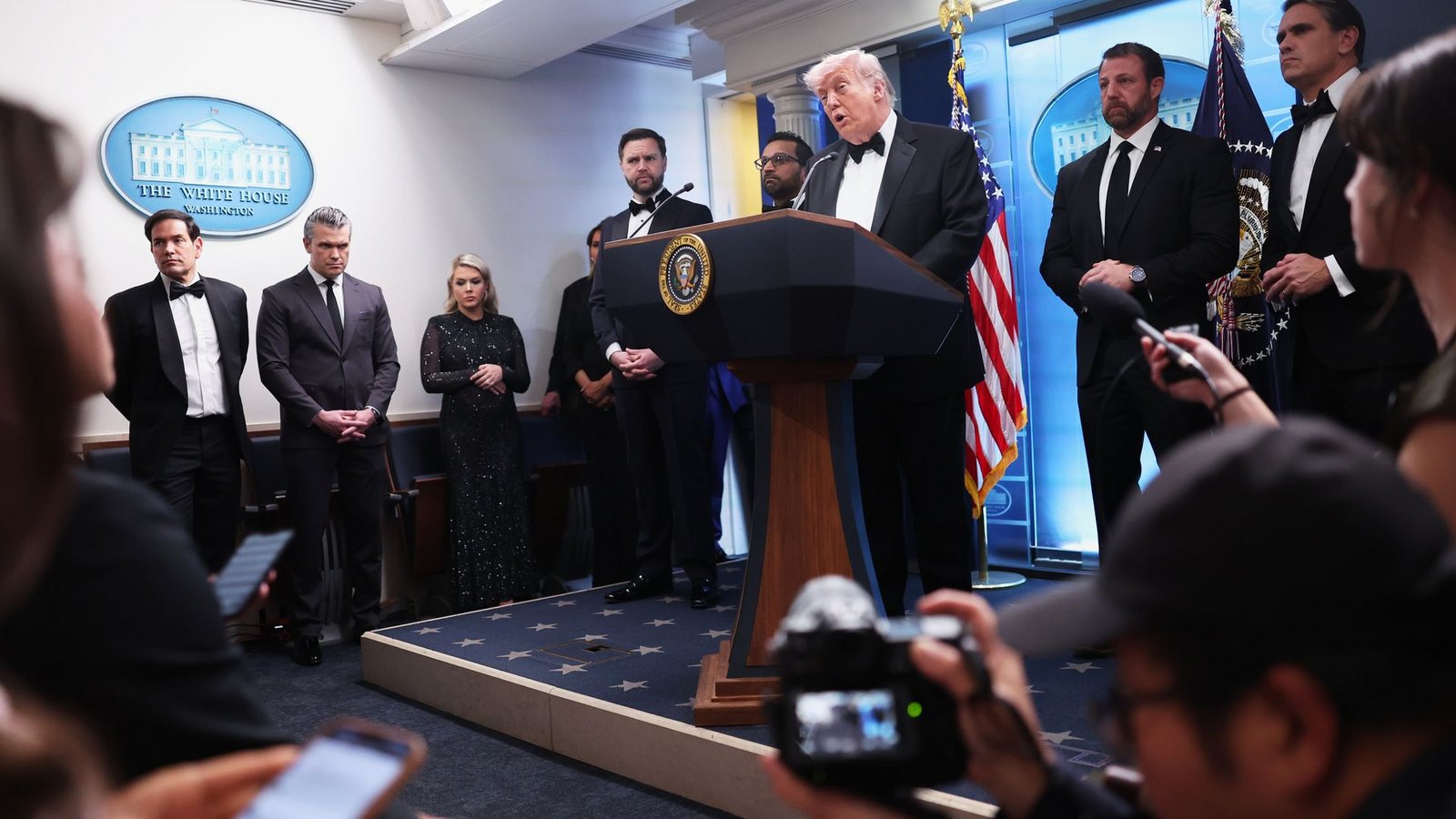 Trump briefte die Presse nach dem Vorfall.Foto: Tom Brenner/AP/dpa