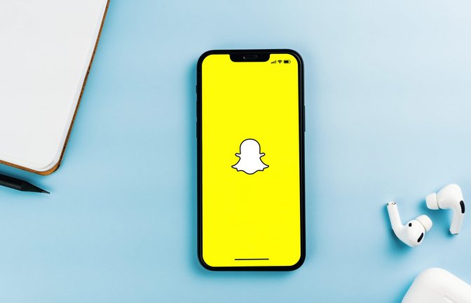 Auf Snapchat können Sie mit mehreren Leuten gleichzeitig chatten.<span class='image-autor'>Foto: Diego Thomazini / shutterstock.com</span>