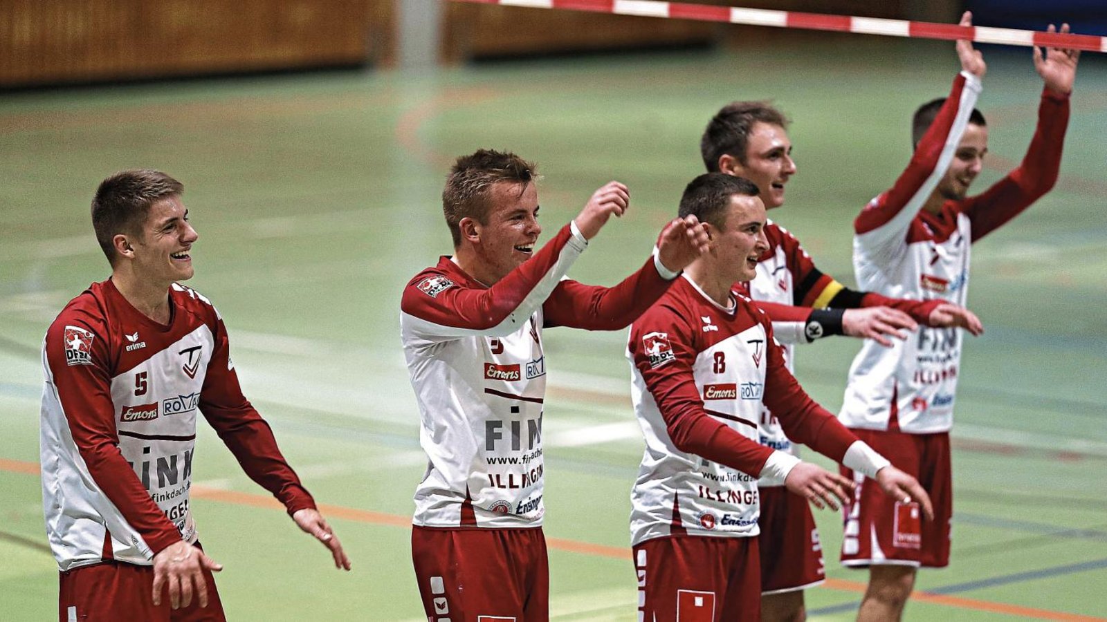 Jubel über den Sieg gegen die hoch favorisierten Gäste (von links): Jakob Kilpper, Nils Hantke, Jacob Jungclaussen, Jaro Jungclaussen und Max Winkler. Foto: Küppers