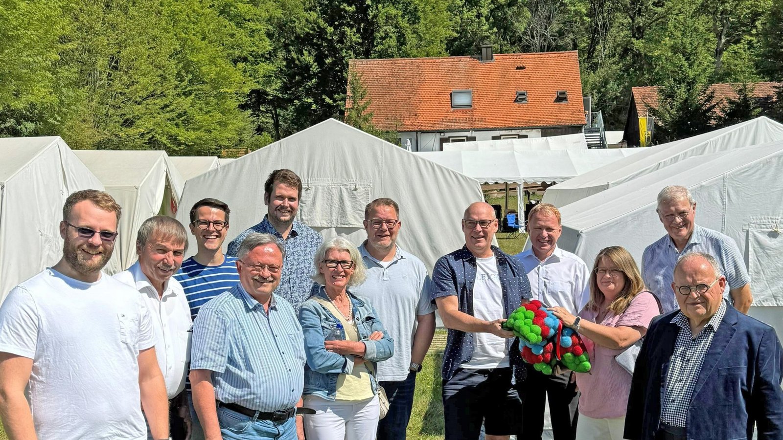 Die Kreisräte der CDU aus Ludwigsburg und Enzkreis mit ihren Vorsitzenden Klaus Herrmann (Vierter von links) und Günter Bächle (rechts).  Foto: p