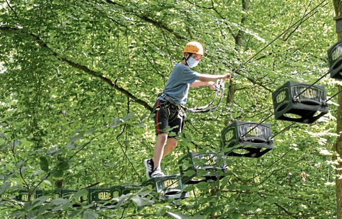 Die Kletterparcours und die Seilrutsche werden auch von Schulklassen genutzt. Bei vielen Kindern habe im Lockdown die Feinmotorik gelitten, so die Kletterwaldbetreiber. Fotos: Stahlfeld