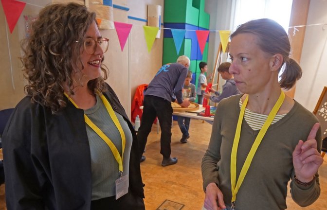 Verena Strobl (rechts) und Dorothea Singer betreuen die Beratungsstelle „Kiwi“.  <span class='image-autor'>Foto: sf</span>