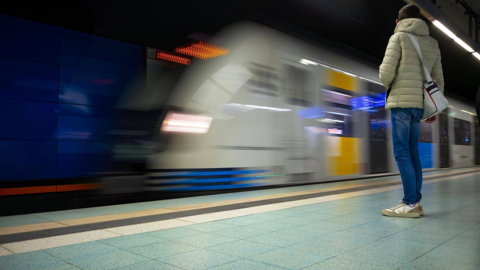 Die Frauen randalierten in einer S-Bahn. (Symbolbild)Foto: IMAGO/imagebroker/IMAGO/imageBROKER/Michael Weber Die Frauen randalierten in einer S-Bahn. (Symbolbild)Foto: IMAGO/imagebroker/IMAGO/imageBROKER/Michael Weber