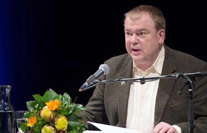Der Autor Max Goldt bei der Verleihung des Satire-Preises "Göttinger Elch 2016".<span class='image-autor'>Foto: picture alliance / dpa</span>