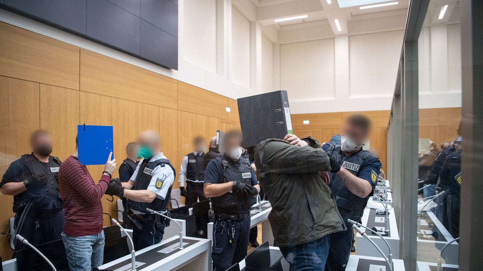 Prozessauftakt im Gruppe-S.-Verfahren im April 2021: Mandant möchte nach vorne blicken.Foto: dpa Prozessauftakt im Gruppe-S.-Verfahren im April 2021: Mandant möchte nach vorne blicken.Foto: dpa