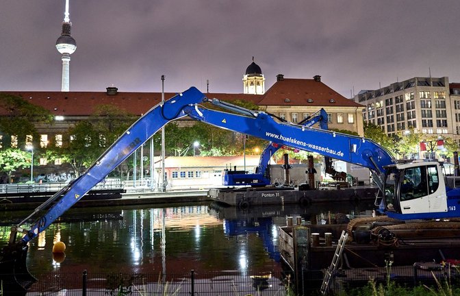Eine Weltkriegsbombe wurde nahe der Fischerinsel in Berlin gefunden.<span class='image-autor'>Foto: Michael Ukas/dpa</span>