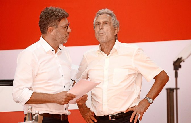 Präsident Claus Vogt (links) und Vizepräsident Rainer Adrion blicken gespannt auf die nächste Mitgliederversammlung des VfB Stuttgart.<span class='image-autor'>Foto: Baumann</span>