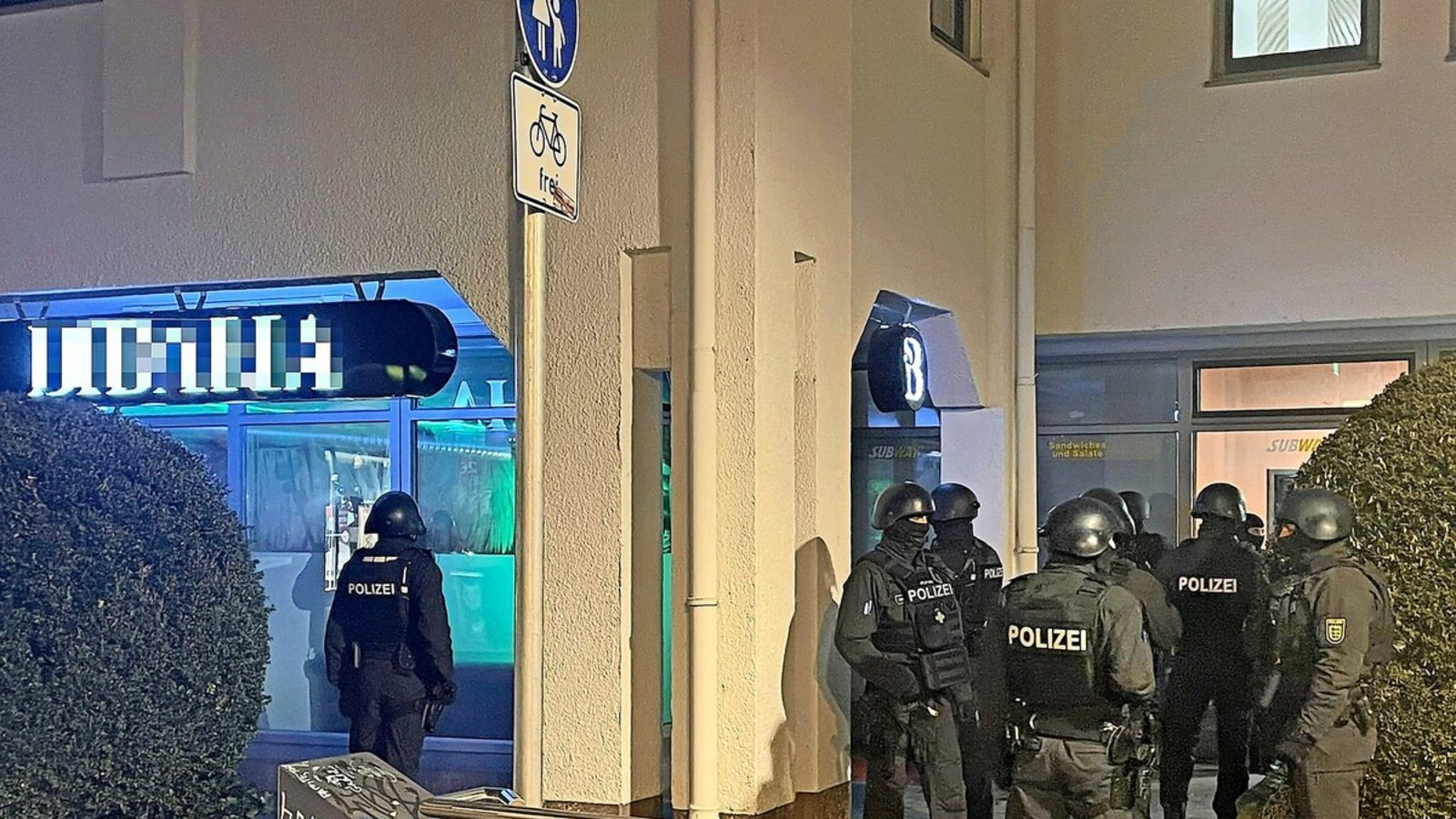 Polizei zeigt Präsenz: Razzia im Januar 2024 am damaligen Szenetreff der Vaihinger Gruppierung.Foto: Franz Feyder Polizei zeigt Präsenz: Razzia im Januar 2024 am damaligen Szenetreff der Vaihinger Gruppierung.Foto: Franz Feyder