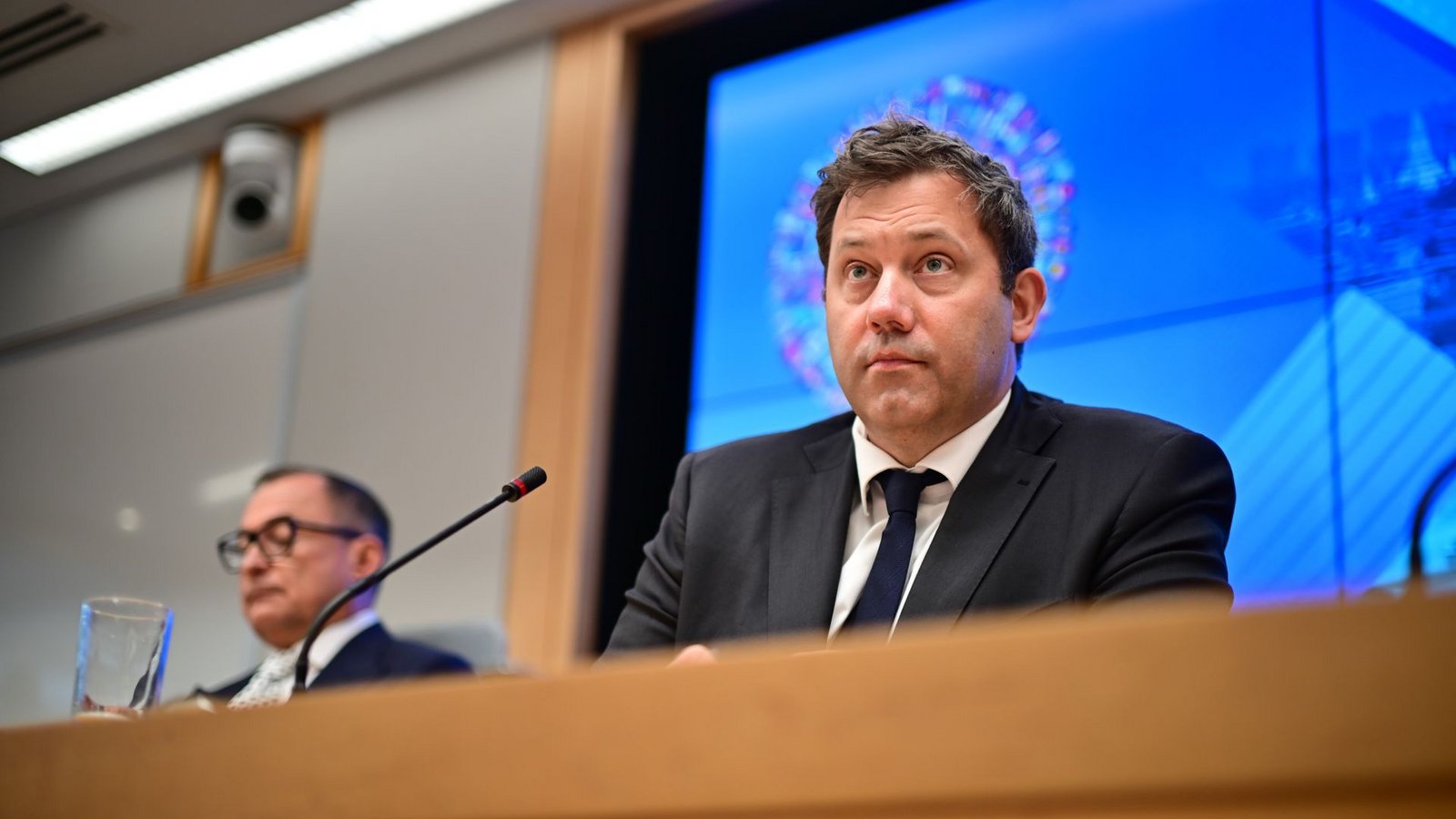 Finanzminister Klingbeil sieht massive Auswirkungen des Iran-Kriegs auf das Wachstum in Deutschand.Foto: Sebastian Christoph Gollnow/dpa