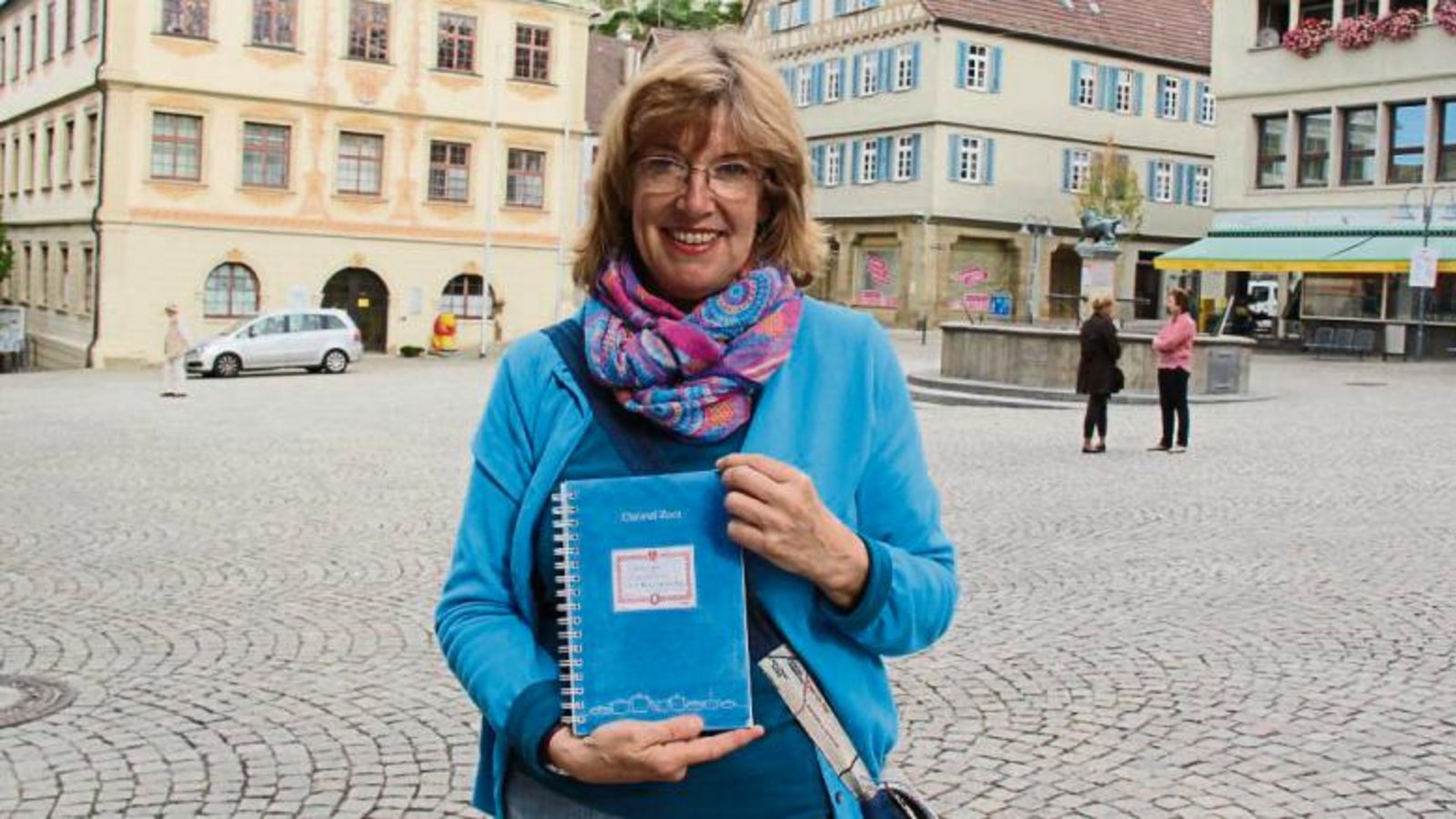 Das Vaihinger Schulkochbuch kann ab sofort erworben werden.  Foto: Elsässer
