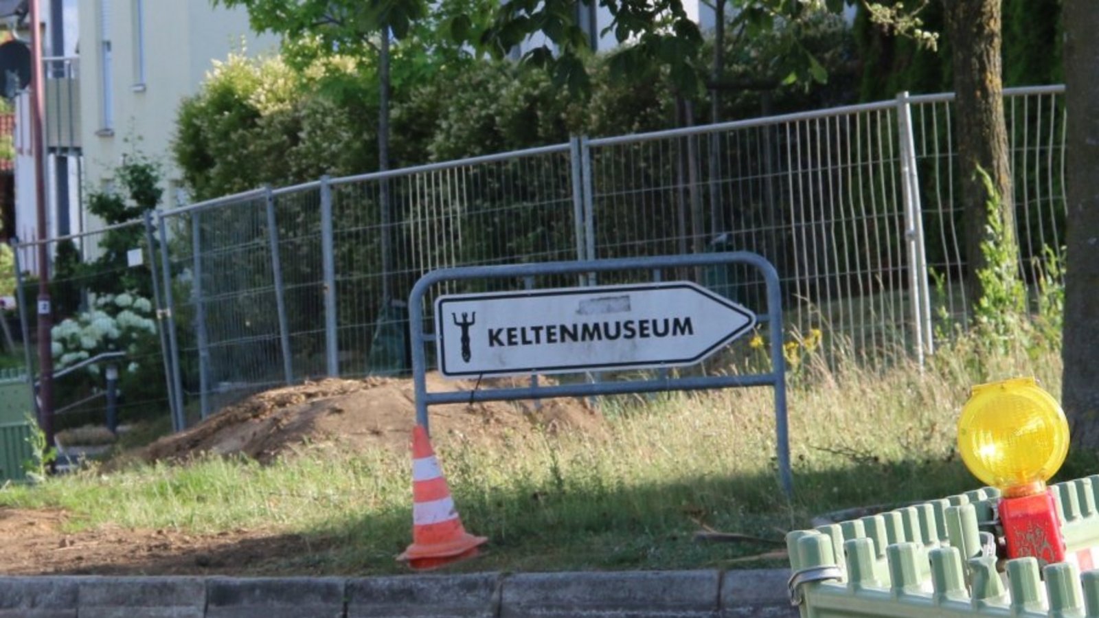 Im Zuge der Straßensanierung soll das Keltenmuseum in Hochdorf an das Wärmenetz angeschlossen werden. Foto: Mross Im Zuge der Straßensanierung soll das Keltenmuseum in Hochdorf an das Wärmenetz angeschlossen werden. Foto: Mross