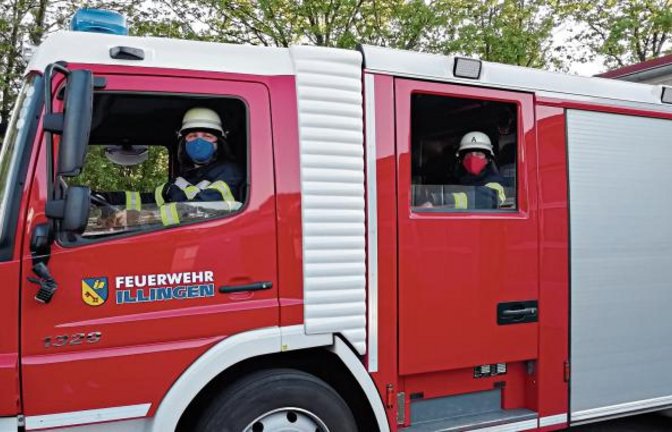 Masken für die Feuerwehrleute in Illingen und Schützingen. Fotos: p