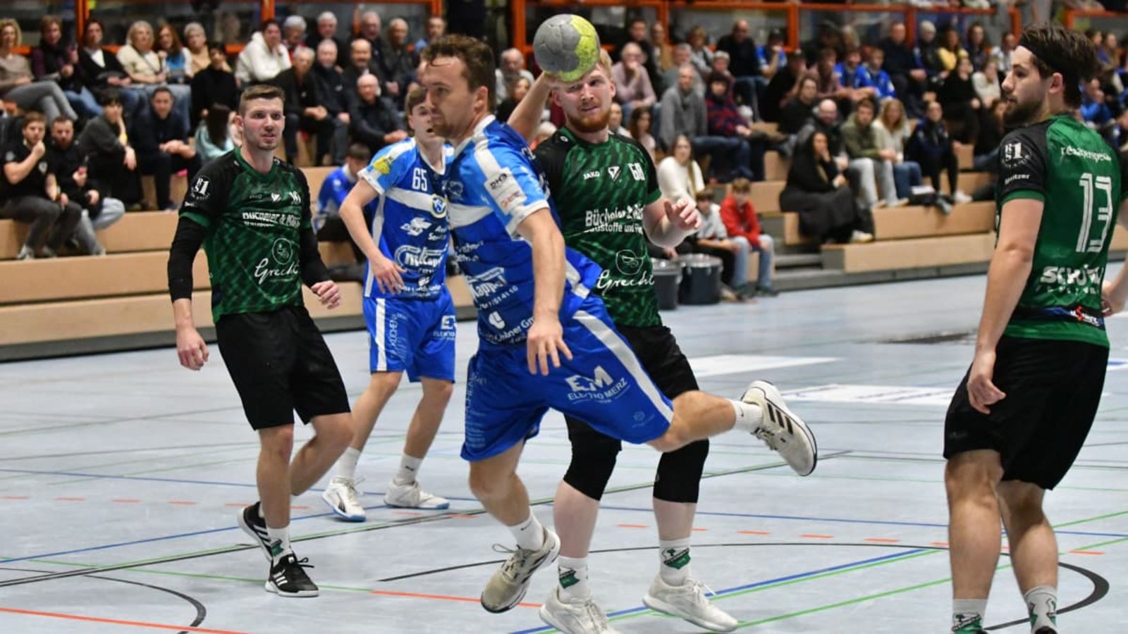 Spielmacher Joey König vom TSV Schmiden überzeugt gegen die großgewachsenen Spieler der HSG Willstätt und erzielt sieben Tore.Archiv Maximilian Hamm Spielmacher Joey König vom TSV Schmiden überzeugt gegen die großgewachsenen Spieler der HSG Willstätt und erzielt sieben Tore.Archiv Maximilian Hamm