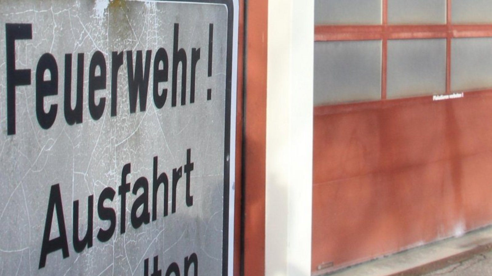 Auch das wird den Oberriexinger Gemeinderat künftig beschäftigen: ein neuer Platz für die Feuerwehr; das Gremium hat bereits beschlossen, dafür das Gelände der Firma Intek zu kaufen. Der städtische Bauhof soll dort ebenfalls angesiedelt werden. Archivfoto: Banholzer/VKZ Auch das wird den Oberriexinger Gemeinderat künftig beschäftigen: ein neuer Platz für die Feuerwehr; das Gremium hat bereits beschlossen, dafür das Gelände der Firma Intek zu kaufen. Der städtische Bauhof soll dort ebenfalls angesiedelt werden. Archivfoto: Banholzer/VKZ