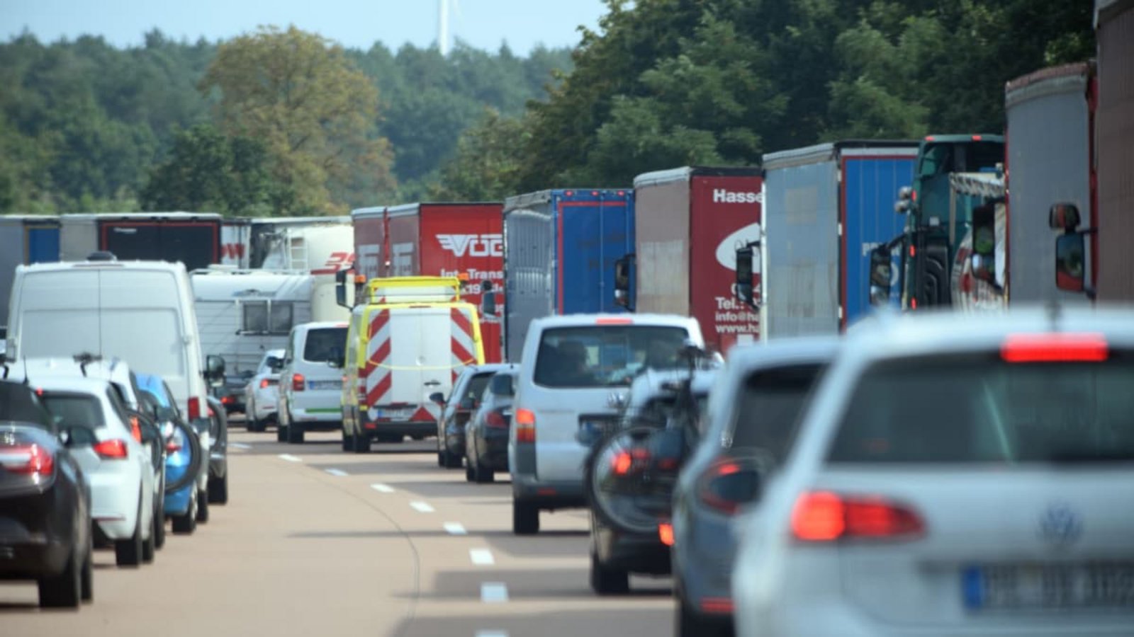 Besonders am Sonntagnachmittag drohen auf den Autobahnen im Südwesten Staus (Symbolbild).Soeren Stache/dpa-Zentralbild/dpa-tmn/dpa Besonders am Sonntagnachmittag drohen auf den Autobahnen im Südwesten Staus (Symbolbild).Soeren Stache/dpa-Zentralbild/dpa-tmn/dpa