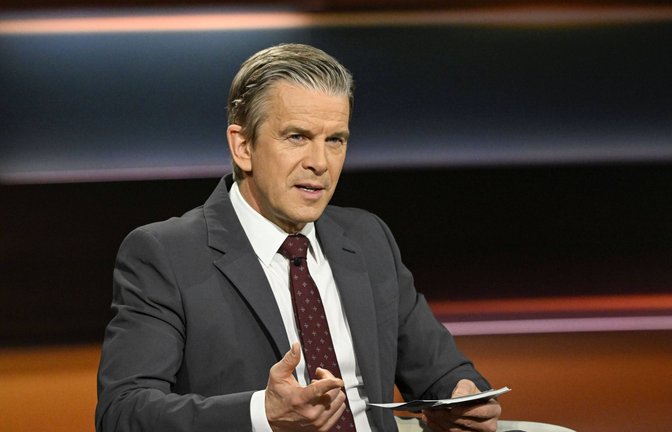 Deutsche Hassliebe zu Talkshows am späten Abend: Welterklärer Markus Lanz schwingt dreimal wöchentlich den Zeigefinger – und gibt seine Gäste meistens erst wenige Stunden vor der Sendung bekannt.<span class='image-autor'>Foto: IMAGO/teutopress</span>