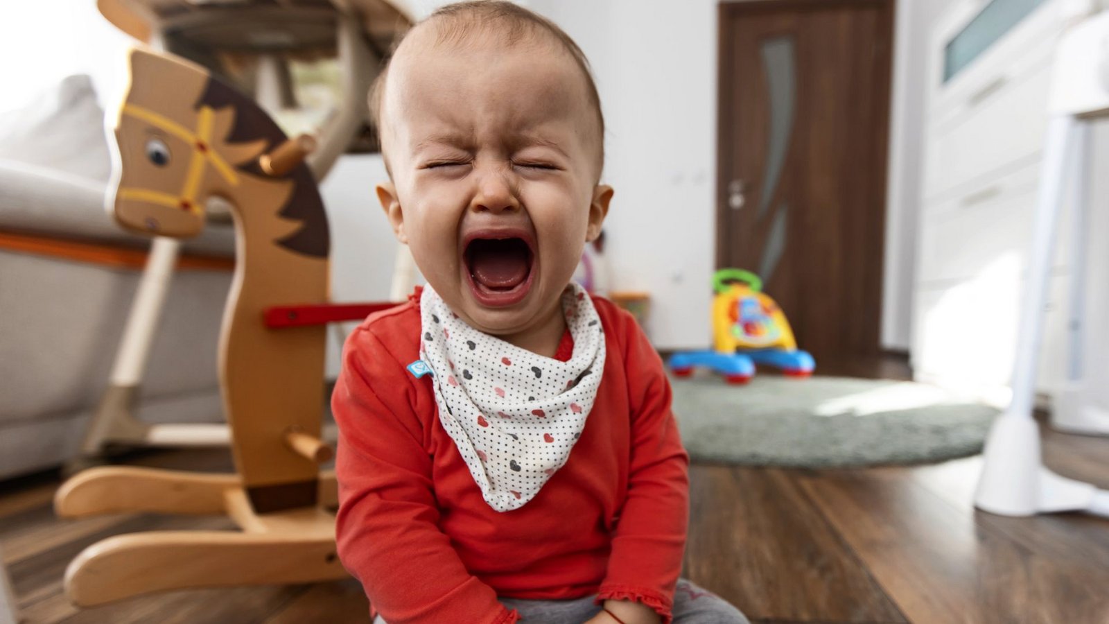 Einfach beruhigen? Das facht den Zorn des Kindes oft noch an.Foto: AdobeStock/dechevm