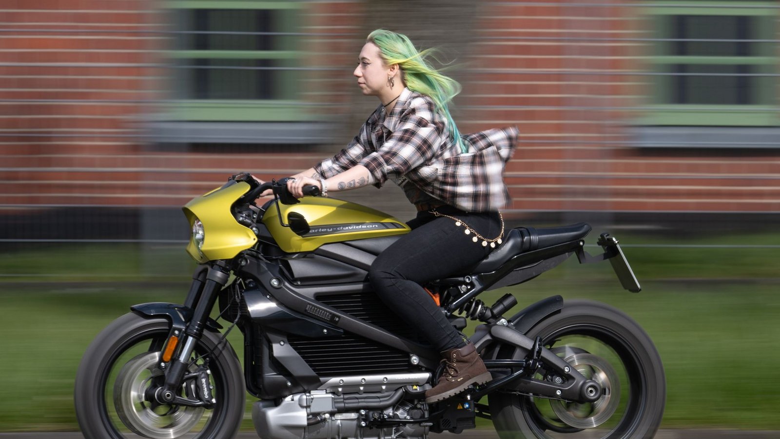 Bei schweren Motorrädern ist die E-Version deutlich weniger beliebt.Foto: Boris Roessler/dpa