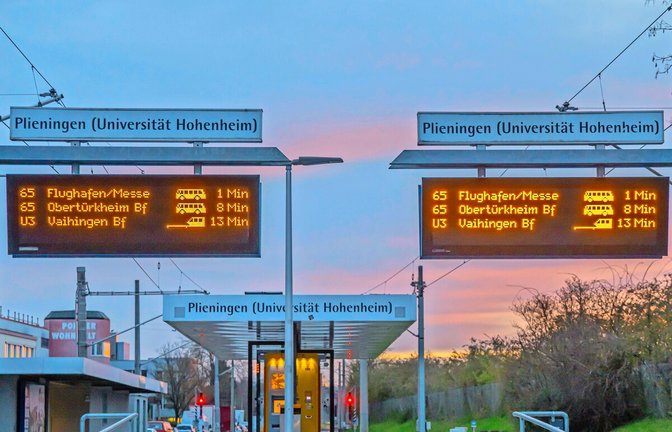 Keine Abfahrt Richtung Stuttgarter Innenstadt: die Endhaltestelle der Stadtbahn in Plieningen.<span class='image-autor'>Foto: IMAGO/Arnulf Hettrich</span>
