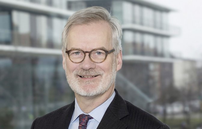 Der Psychiater und Psychotherapeut Frank Schneider vom Universitätsklinikum Düsseldorf behandelt seit vielen Jahren Menschen mit schweren traumatischen Erlebnissen.<span class='image-autor'>Foto: PR/Universitätsklinikum Düsseldorf</span>