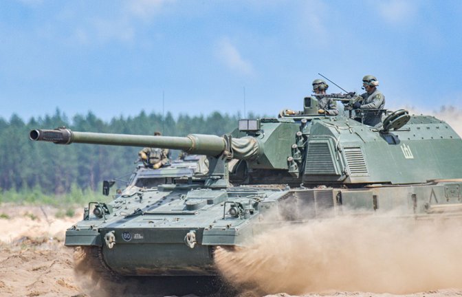 Enge Partnerschaft: eine litauische Panzerhaubitze 2000 aus deutscher Produktion in der Nato-Übung Griffin Storm 2023<span class='image-autor'>Foto: IMAGO/Funke Foto Services//Maurizio Gambarini</span>