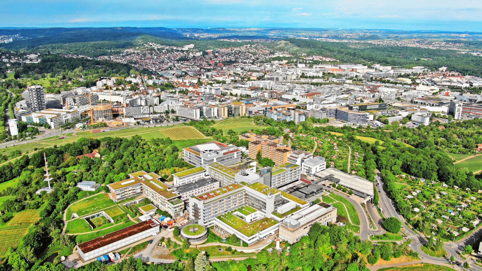Das Robert-Bosch-Krankenhaus am Burgholzhof: Das neue „sehr große“ Gebäude, das den Gesundheitscampus erweitert, soll laut Robert-Bosch-Stiftung im linken unteren Bereich entstehen.Foto: BoschHealthCampus Das Robert-Bosch-Krankenhaus am Burgholzhof: Das neue „sehr große“ Gebäude, das den Gesundheitscampus erweitert, soll laut Robert-Bosch-Stiftung im linken unteren Bereich entstehen.Foto: BoschHealthCampus