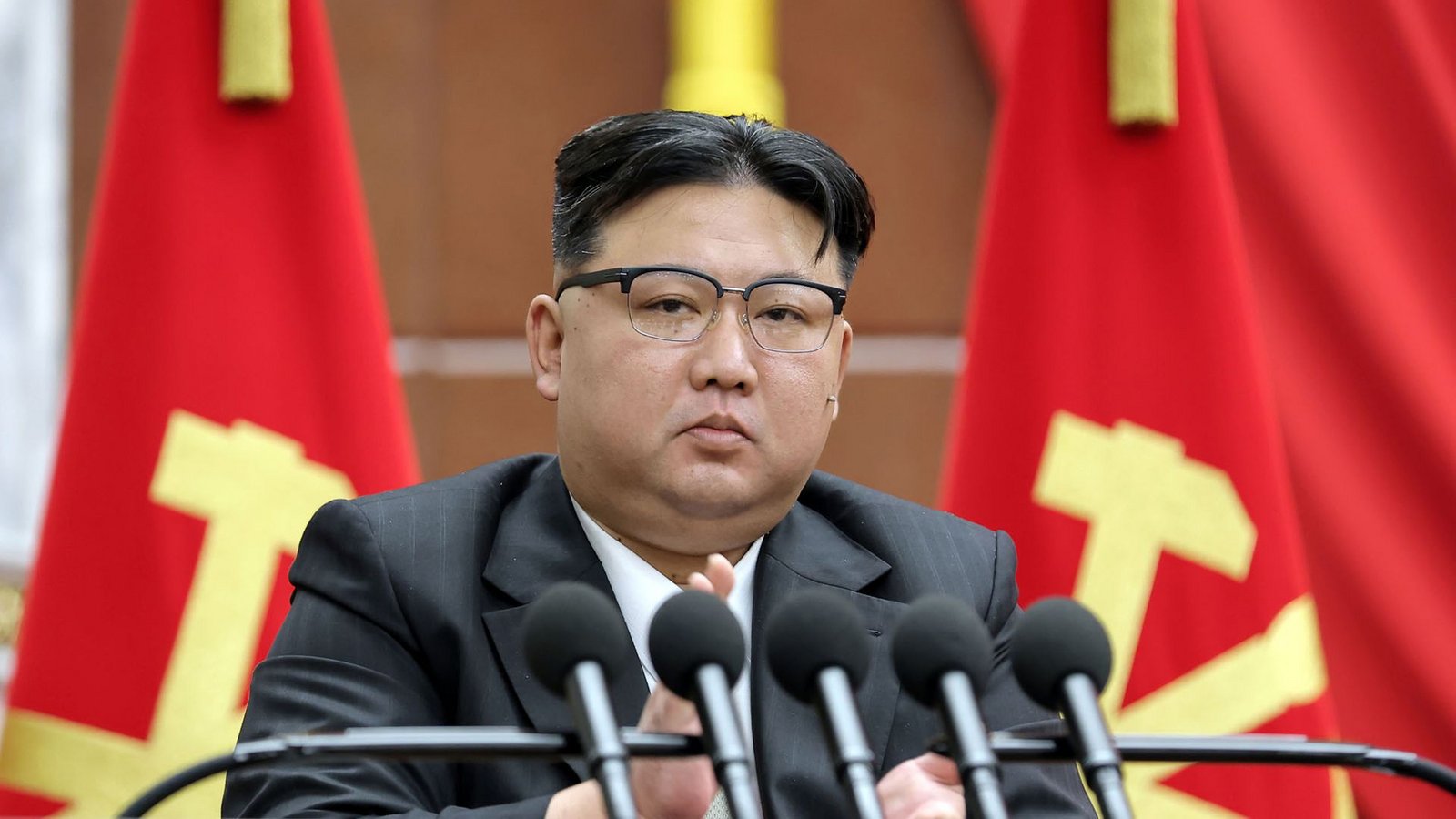 Kim Jong Un möchte angeblich das Atomwaffenarsenal von Nordkorea ausbauen. (Archivbild)Foto: dpa/Uncredited Kim Jong Un möchte angeblich das Atomwaffenarsenal von Nordkorea ausbauen. (Archivbild)Foto: dpa/Uncredited