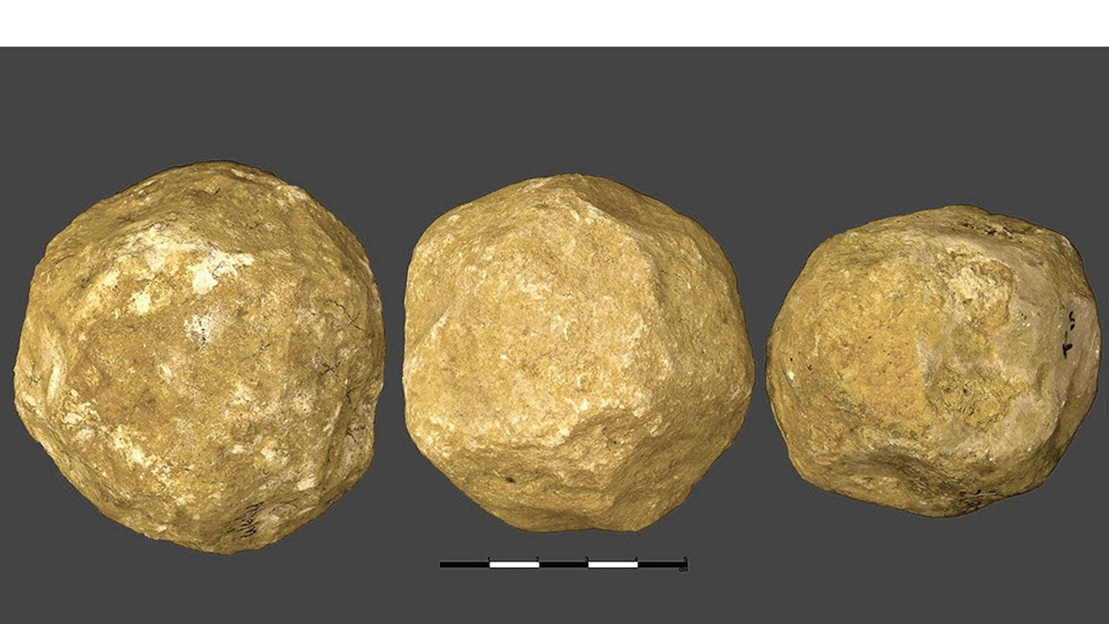 Diese Kugeln aus Kalkstein sind rund 1,4 Millionen Jahre alt und stammen aus einer archäologischen Fundstätte in Israel.Foto: © Muller et al./ Royal Society Open Science, CC-by 4.0 Diese Kugeln aus Kalkstein sind rund 1,4 Millionen Jahre alt und stammen aus einer archäologischen Fundstätte in Israel.Foto: © Muller et al./ Royal Society Open Science, CC-by 4.0