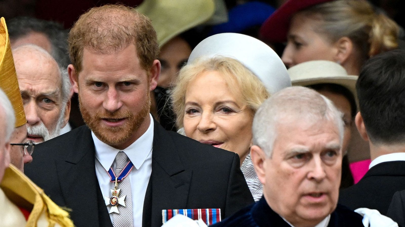 Nur unter ferner liefen: Prinz Harry und Prinz AndrewFoto: AFP/TOBY MELVILLE