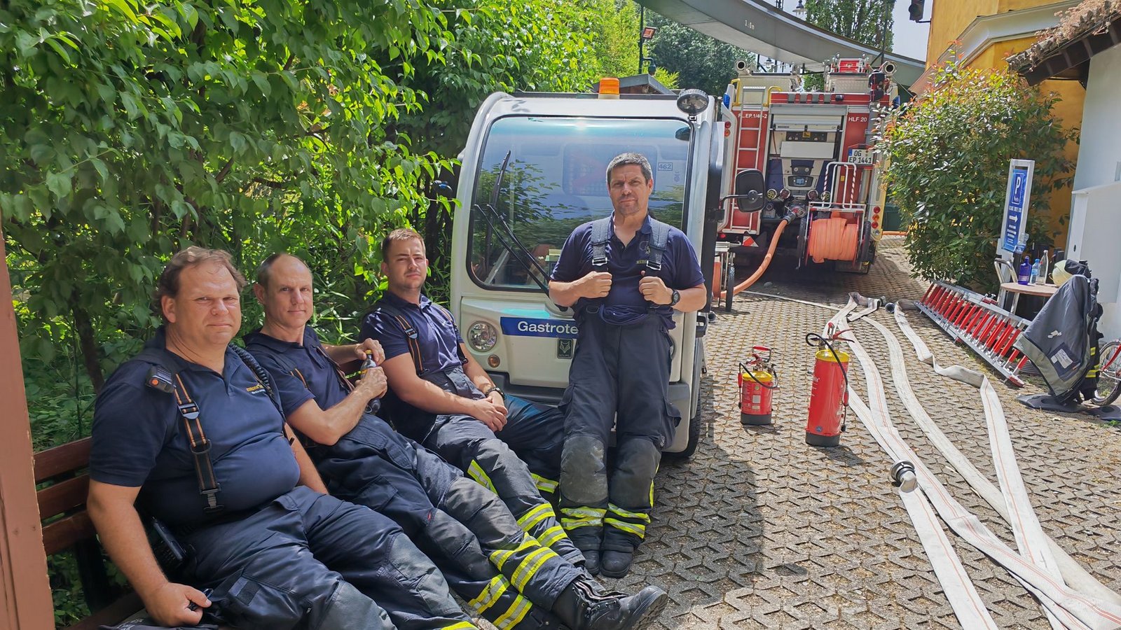 Der Europapark hat eine eigene Feuerwehr. Die Einsatzkräfte ruhen sich nach getaner Arbeit aus.Foto: Erdem Gökalp Der Europapark hat eine eigene Feuerwehr. Die Einsatzkräfte ruhen sich nach getaner Arbeit aus.Foto: Erdem Gökalp
