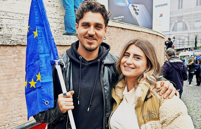 Alessandro (30) und Gaia (24) auf der Demonstration für europäische Werte in Rom.<span class='image-autor'>Foto: dpa</span>