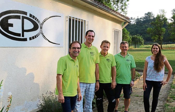 Günter Mamier, Benjamin Kleinau, Pascal Selig, Roland Hutter und Mareike Syring (von links) organisieren den Spendenlauf und den Jungscharsonntag. Foto: Bögel