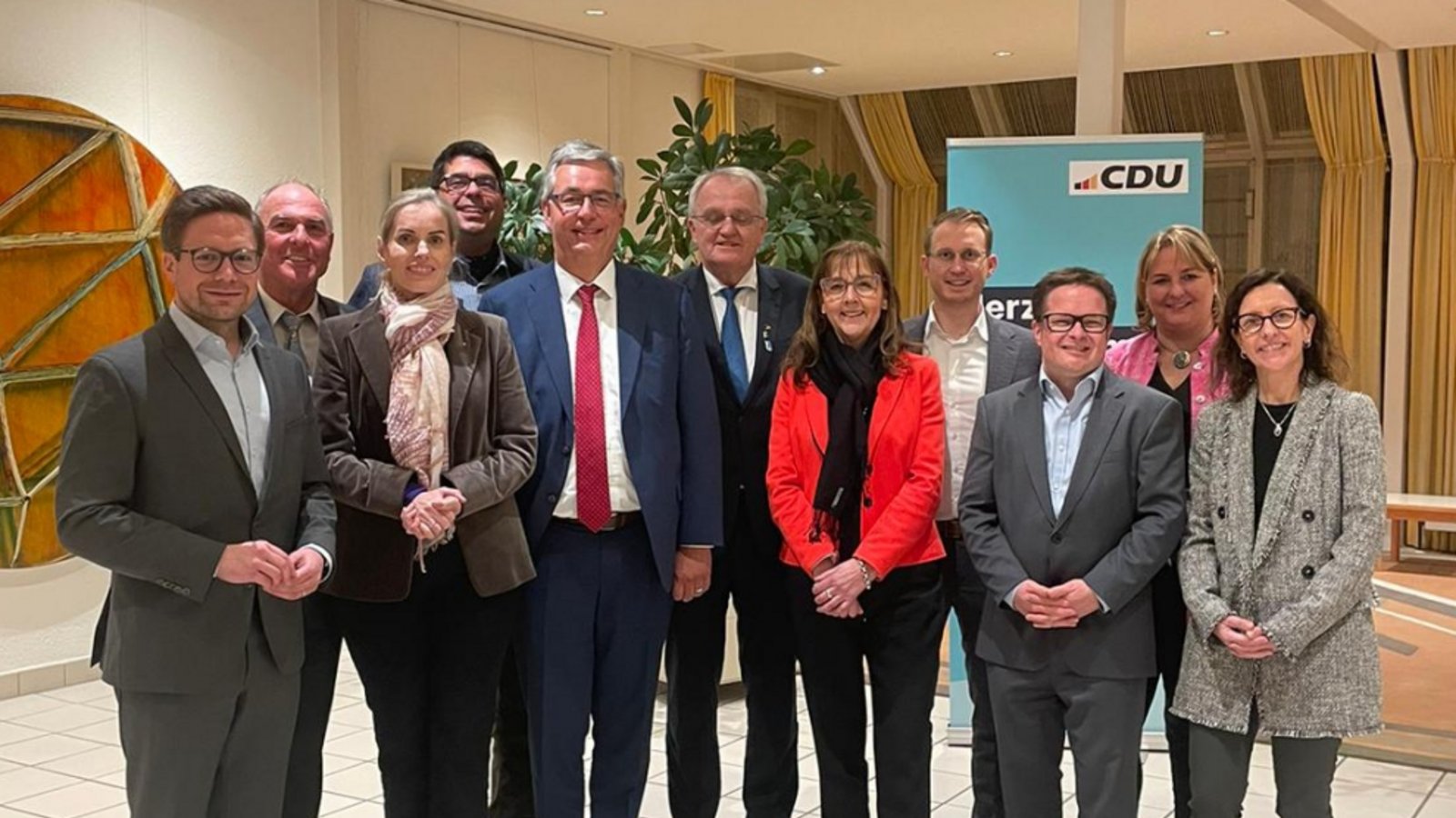 Landrat Dietmar Allgaier (Fünfter von links) ist der Spitzenkandidat der CDU im Landkreis für die Regionalversammlung.  Foto: p