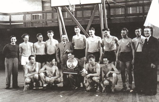 Das Team, das 1950 sensationell den deutschen Meistertitel gewann.<span class='image-autor'>tus Stuttgart</span>