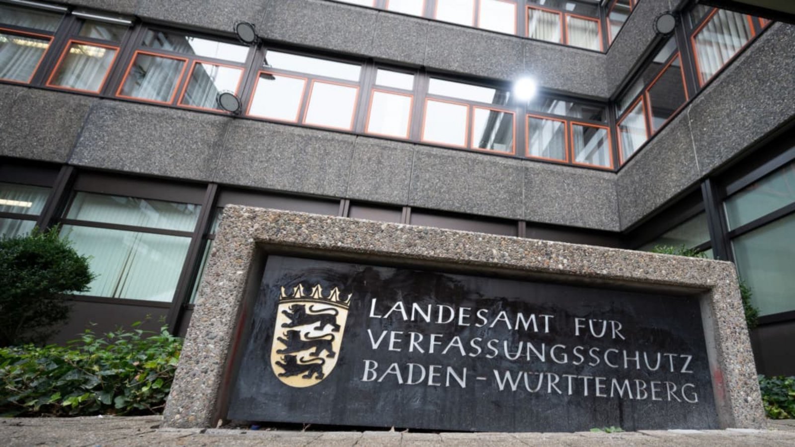 Politisch motivierte Gewalt von Extremisten hat in Baden-Württemberg im vergangenen Jahr deutlich zugenommen (Symbolfoto).Bernd Weißbrod/dpa