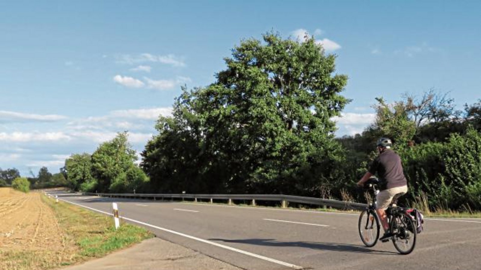 Wann kann man schon mal völlig gefahrlos auf der B 10 mit dem Rad fahren? Wenn die Behelfsbrücke repariert wird. Aber ein Ersatz für die S-VKZ-Tour war es nicht. Foto: Arning Wann kann man schon mal völlig gefahrlos auf der B 10 mit dem Rad fahren? Wenn die Behelfsbrücke repariert wird. Aber ein Ersatz für die S-VKZ-Tour war es nicht. Foto: Arning
