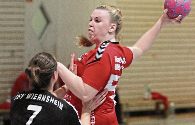 Alina Zimmer (rechts) ist eine der Stützen des HC Metter-Enz im Rückraum. Foto: Nachreiner