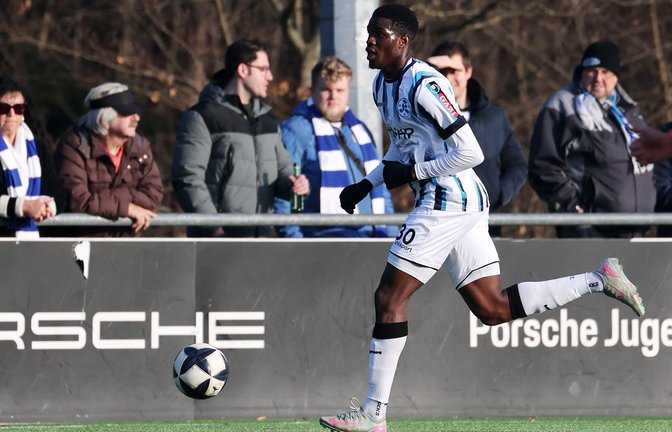 Abdoulie Mboob war bisher nur in Testspielen für die Stuttgarter Kickers am Ball.<span class='image-autor'>Foto: Baumann</span>