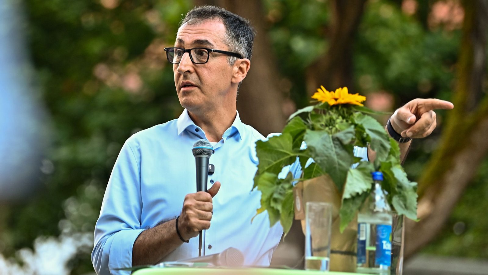 Grünen-Spitzenkandidat Cem Özdemir beim Bürgerdialog in Kirchheim/TeckFoto: Markus Brändli Grünen-Spitzenkandidat Cem Özdemir beim Bürgerdialog in Kirchheim/TeckFoto: Markus Brändli
