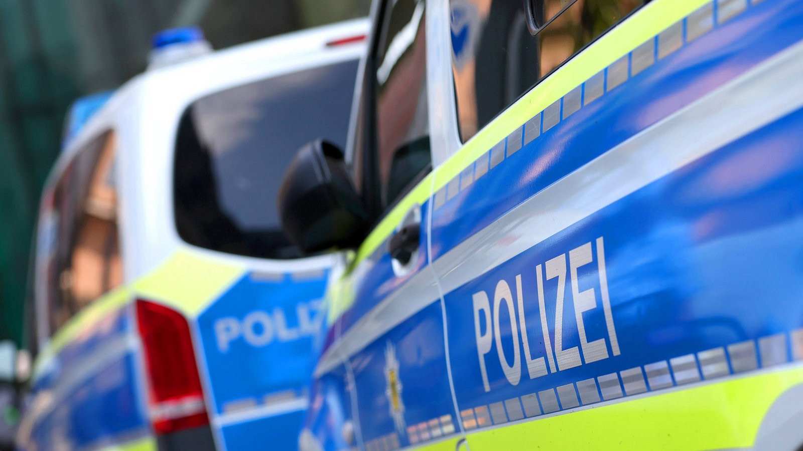 Die Polizei nahm den Unfall auf. Der Kind wurde ins Krankenhaus gebracht. (Symbolbild)Foto: IMAGO/Maximilian Koch Die Polizei nahm den Unfall auf. Der Kind wurde ins Krankenhaus gebracht. (Symbolbild)Foto: IMAGO/Maximilian Koch