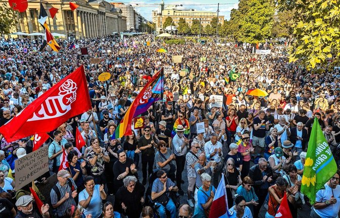 Bei der Demo in der Stuttgarter Innenstadt nahmen geschätzt 3000 bis 4000 Menschen teil.<span class='image-autor'>Foto: Christoph Schmidt/Lichtgut</span>