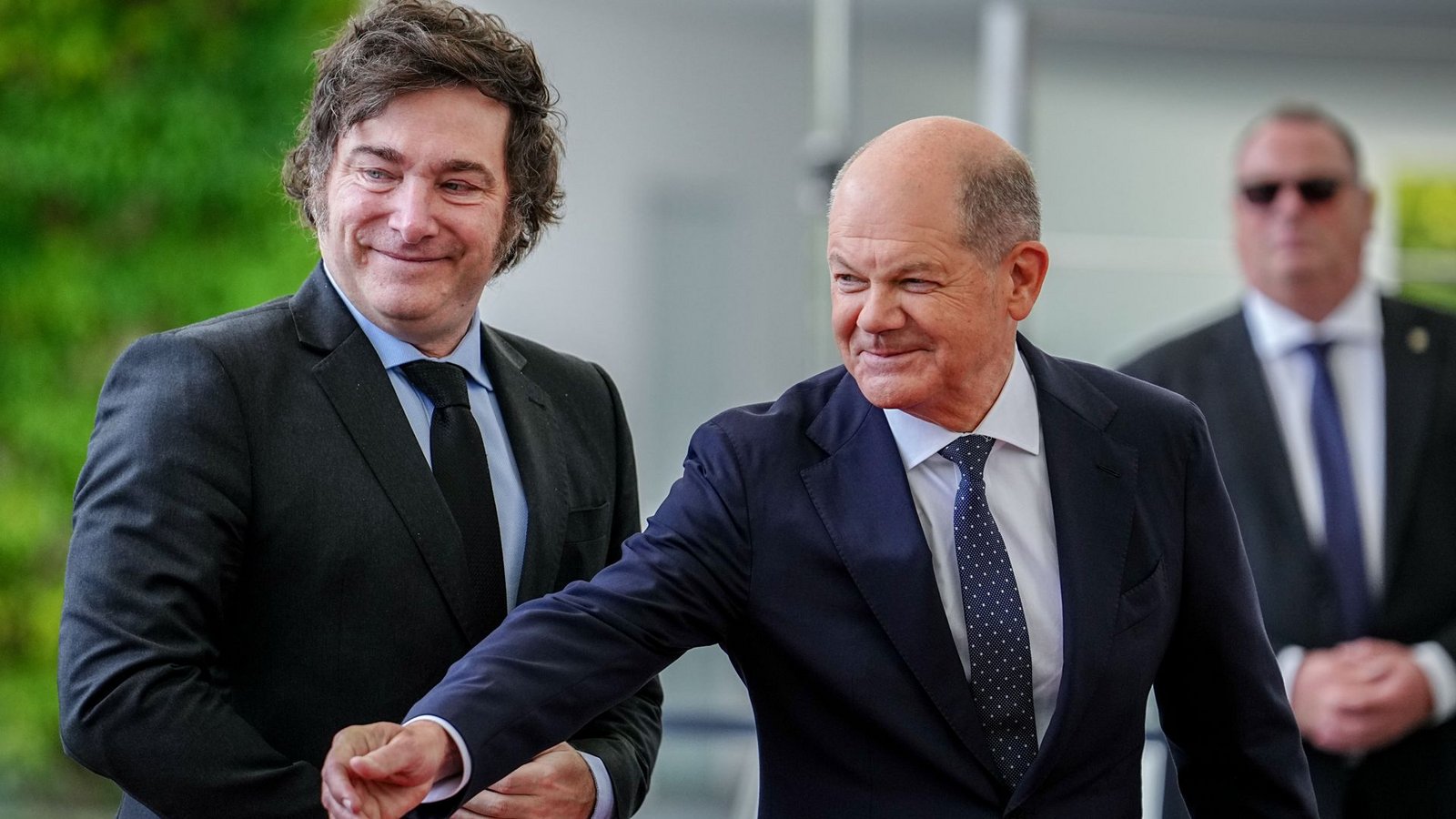 Bundeskanzler Olaf Scholz empfängt Javier Milei (l.) in Berlin.Foto: dpa/Kay Nietfeld