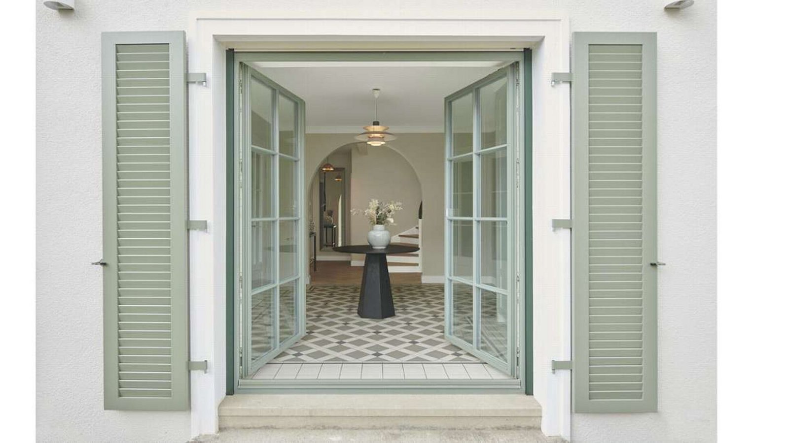 Könnte auch ein Ferienhaus in Südfrankreich sein: die Stuttgarter Kaffeemühle. Das Farbkonzept im Inneren orientiert sich an hellen Naturtönen, die für eine freundliche und einladende Atmosphäre sorgen. Umbauarchitekt war Simon Fehrle von Tennigkeit + Fehrle Architekten.Foto: Gregor Neschel