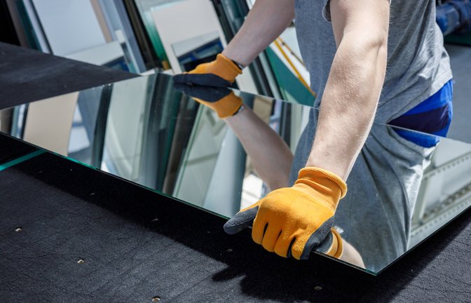 Die meisten Menschen denken, dass ein Spiegel farblos ist. Hier erfahren Sie, welche Farbe ein Spiegel wirklich hat.<span class='image-autor'>Foto: Andrzej Rostek / Shutterstock.com</span>