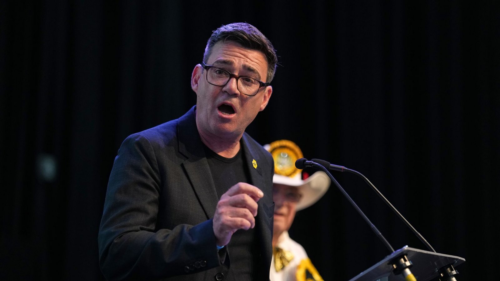 Der Herausforderer: Andy BurnhamFoto: Jon Super/AP/dpa Der Herausforderer: Andy BurnhamFoto: Jon Super/AP/dpa