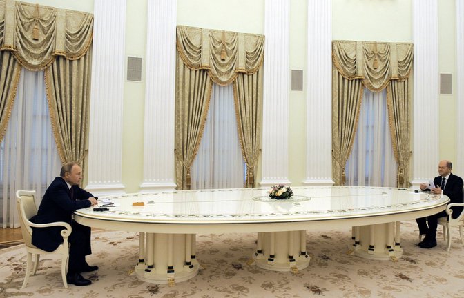 Wladimir Putin liebt lange Tische – warum eigentlich?<span class='image-autor'>Foto: dpa/Mikhail Klimentyev</span>